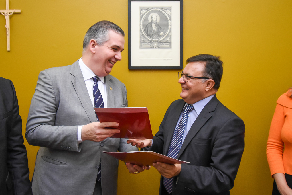 OAB-PE assina conv&ecirc;nio com a Unicap para desenvolvimento do programa Abrace