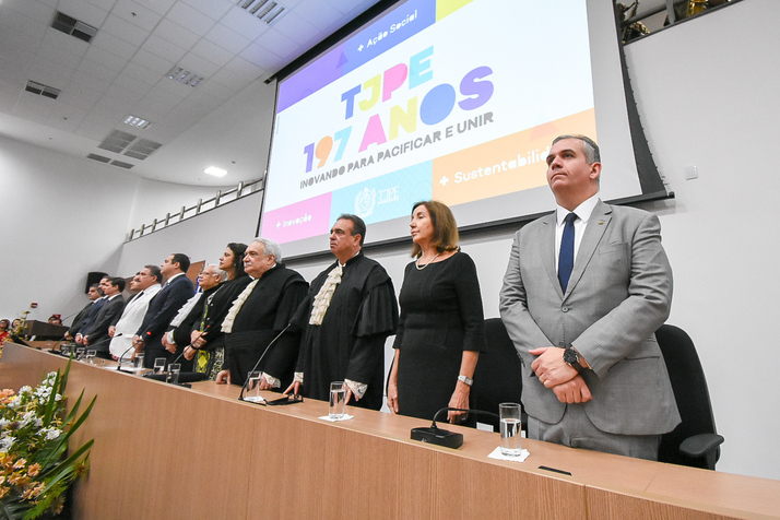 Presidente da OAB-PE prestigia solenidade de anivers&aacute;rio dos 197 anos do TJPE