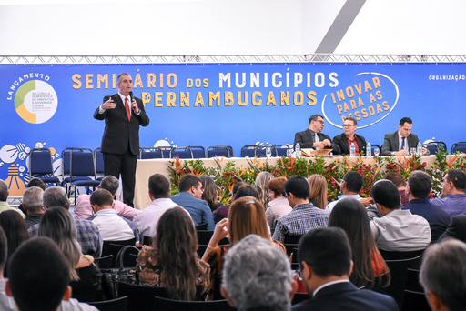 Presidente Bruno Baptista participa do Seminário dos Municípios Pernambucanos