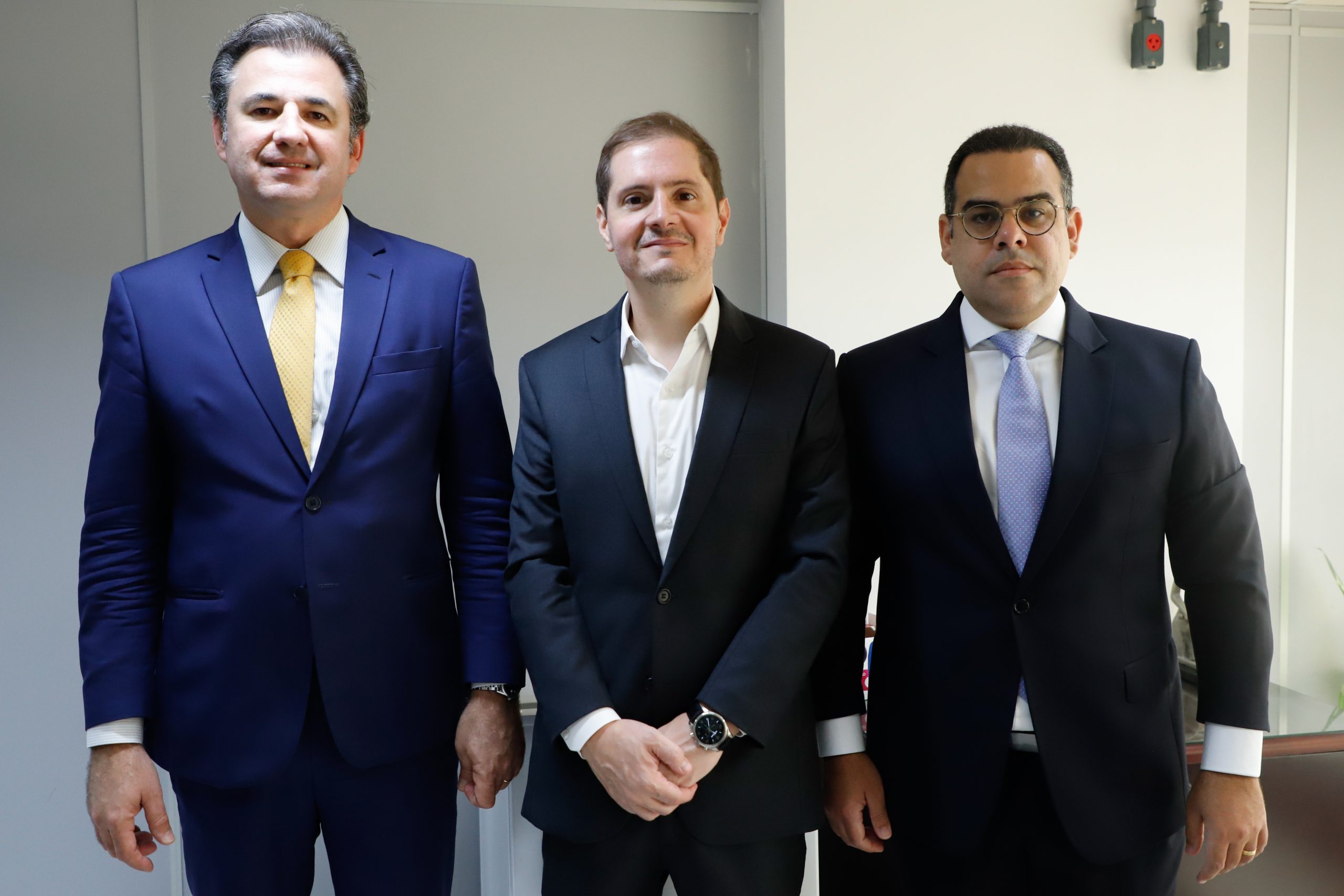 Fernando Ribeiro Lins em reuni&atilde;o com o ministro Bruno Bianco, da AGU