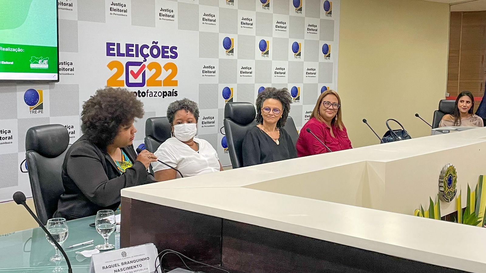 Ingrid Zanella e Manoela Alves participam de encontro sobre Mulheres e Política no TRE-PE