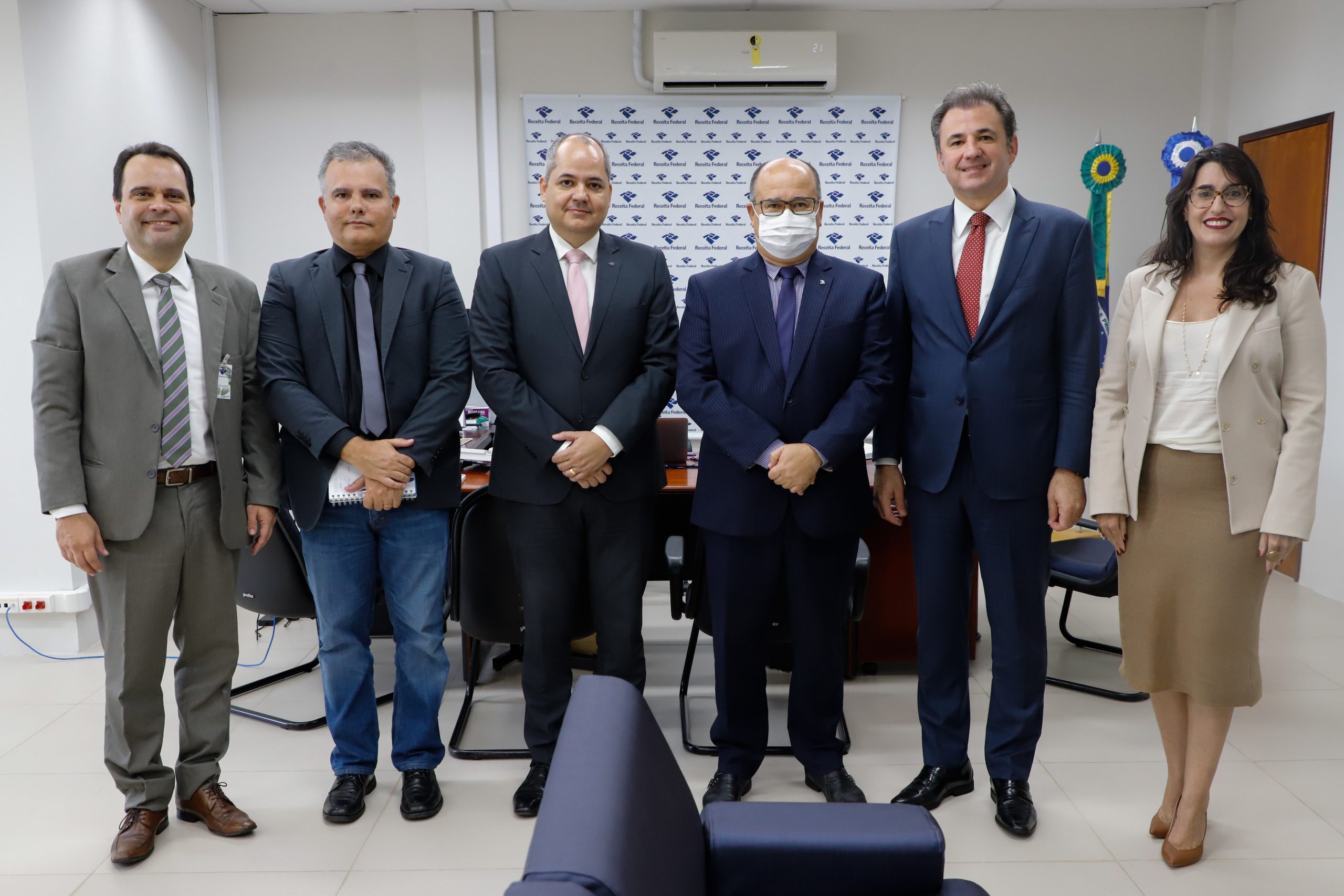 Em visita à Receita Federal, Fernando Ribeiro Lins solicita ponto de atendimento na OAB-PE