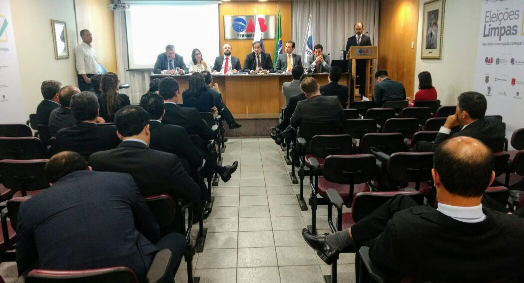 OAB-PE realiza última sessão do Conselho Pleno de 2016 e aprova desagravo público