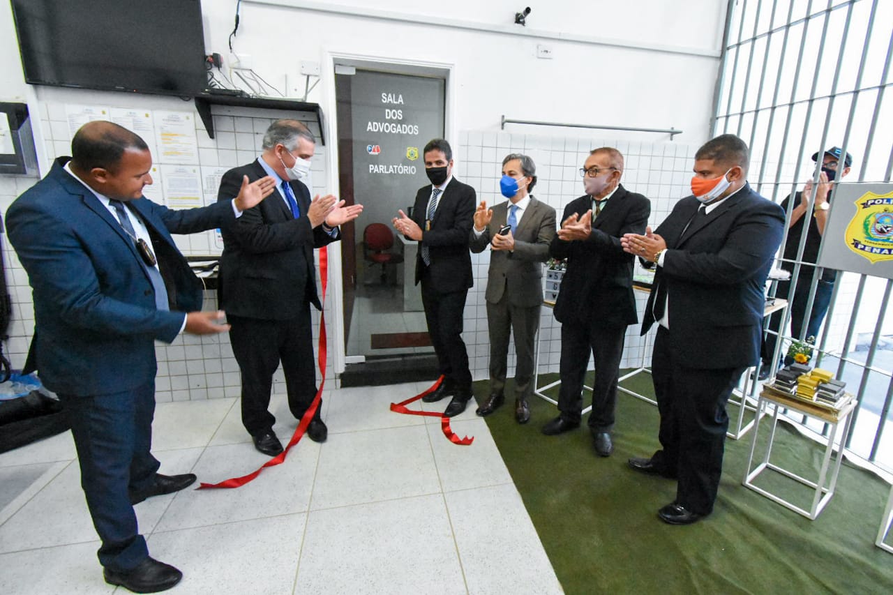Bruno Baptista inaugura parlat&oacute;rio do pres&iacute;dio de Vit&oacute;ria de Santo Ant&atilde;o