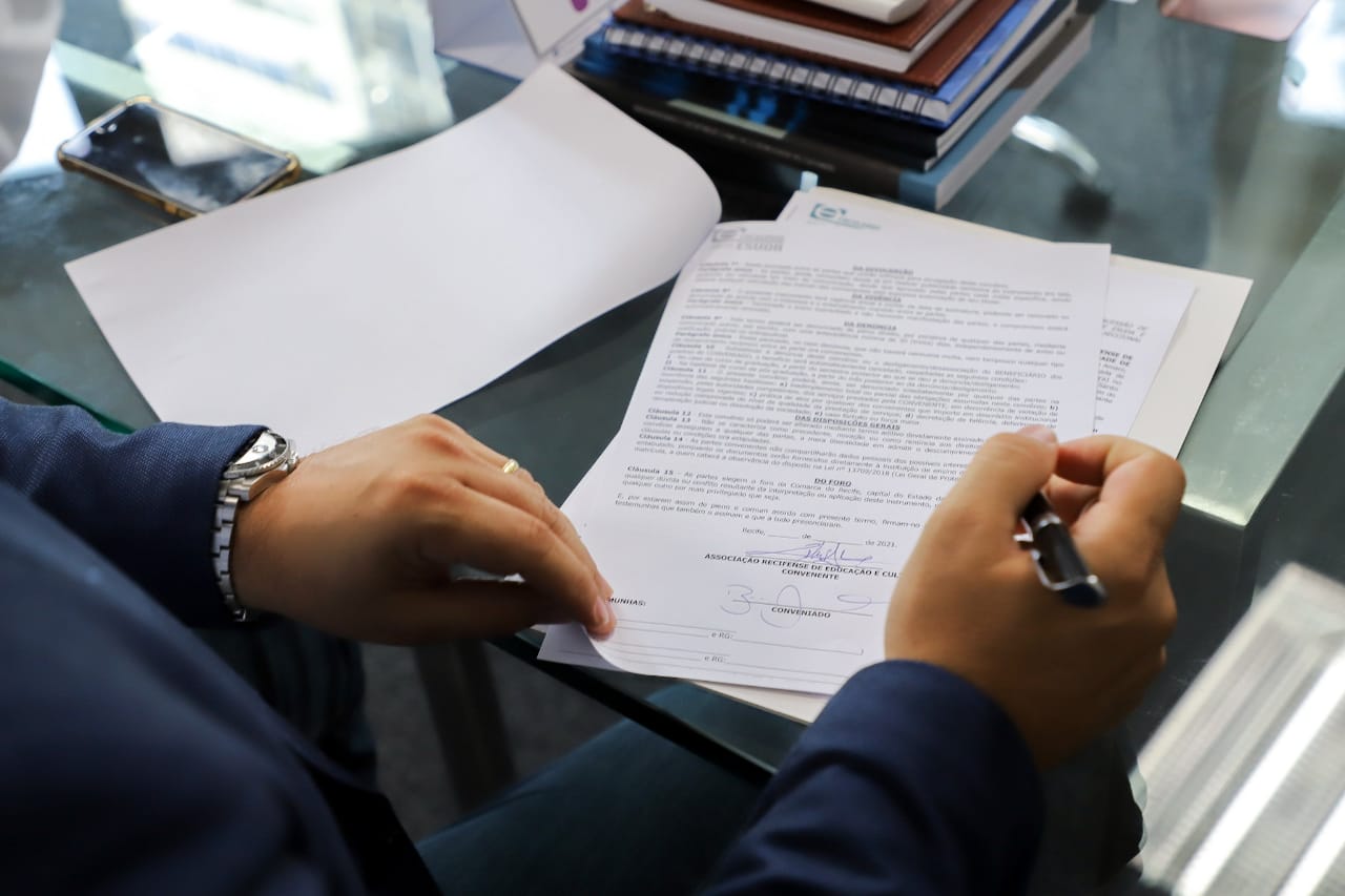 OAB-PE e ESUDA firmam convênio voltado para colaboradores da seccional