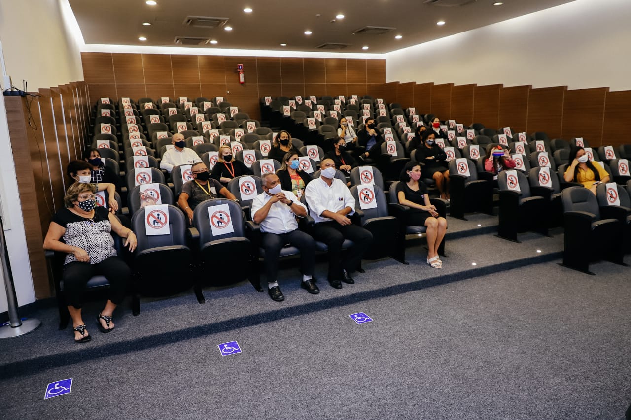 OAB-PE homenageia seus colaboradores por tempo de casa