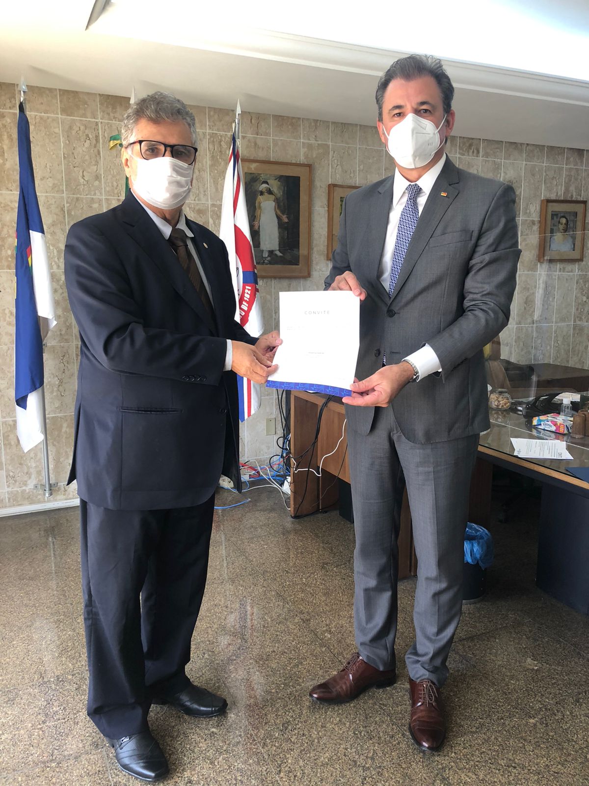 Em visita de cortesia, presidente entrega convite de posse ao Corregedor-Geral de Justi&ccedil;a
