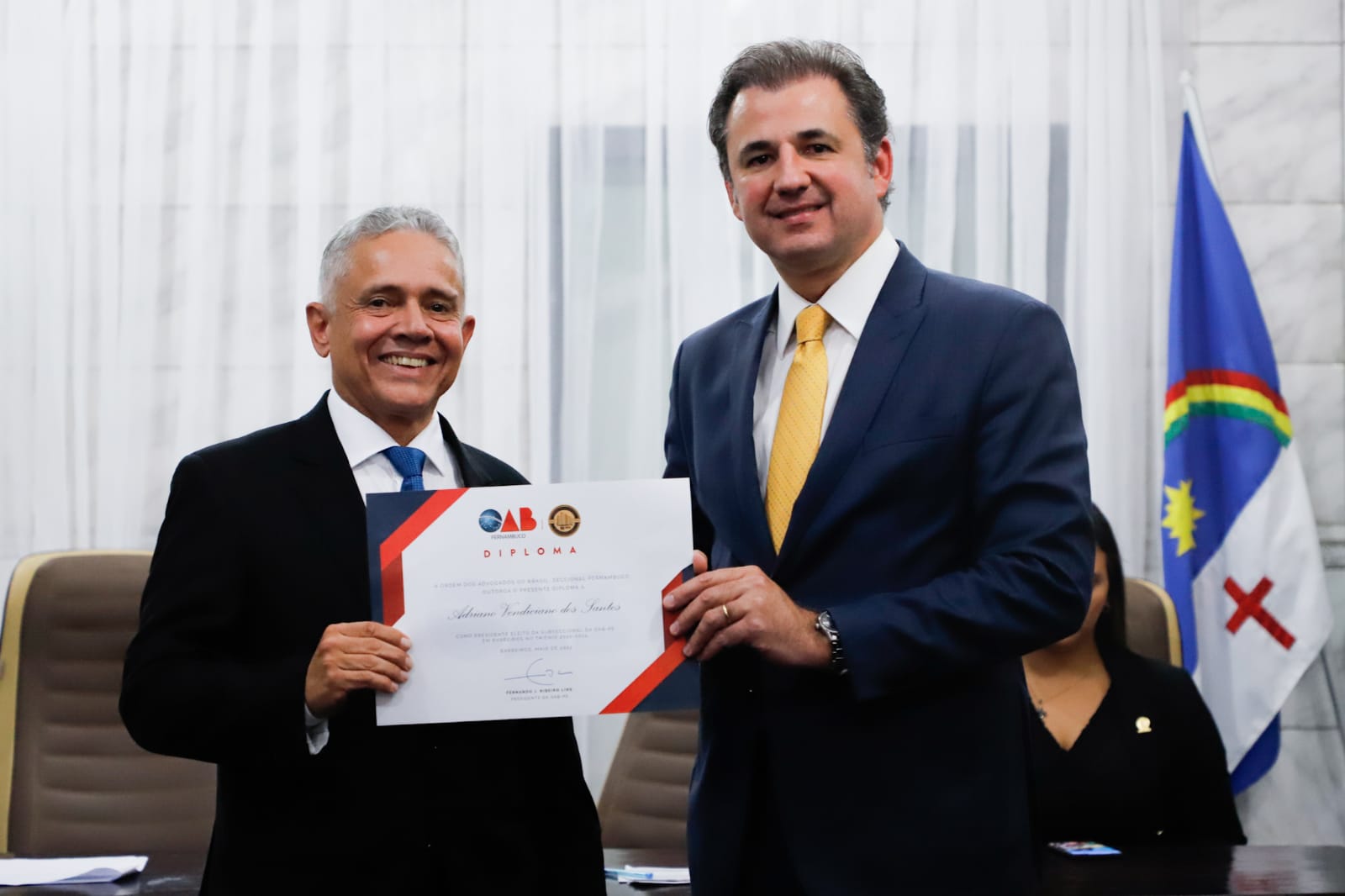 Fernando Ribeiro Lins empossa diretoria da OAB Barreiros