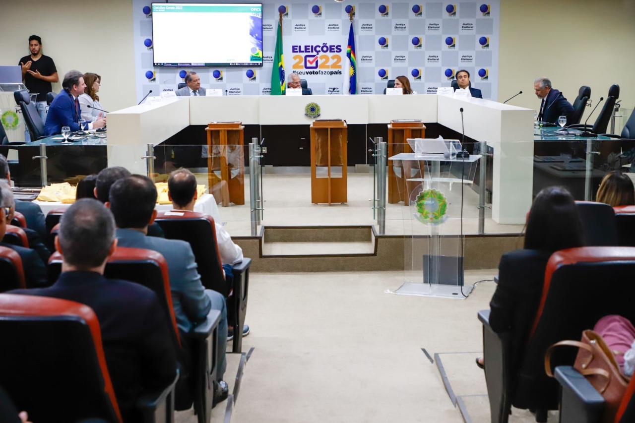 OAB PE NAS ELEIÇÕES 2022: Plantão na sede e acompanhamento do processo eleitoral no TRE-PE