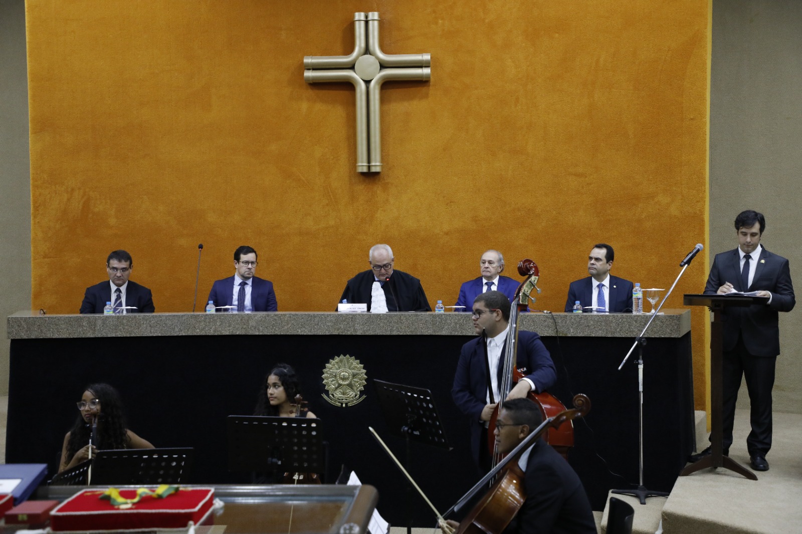 Ivo Amaral Jr participa de solenidade de outorga da Medalha Pontes de Miranda concedida pelo TRF5