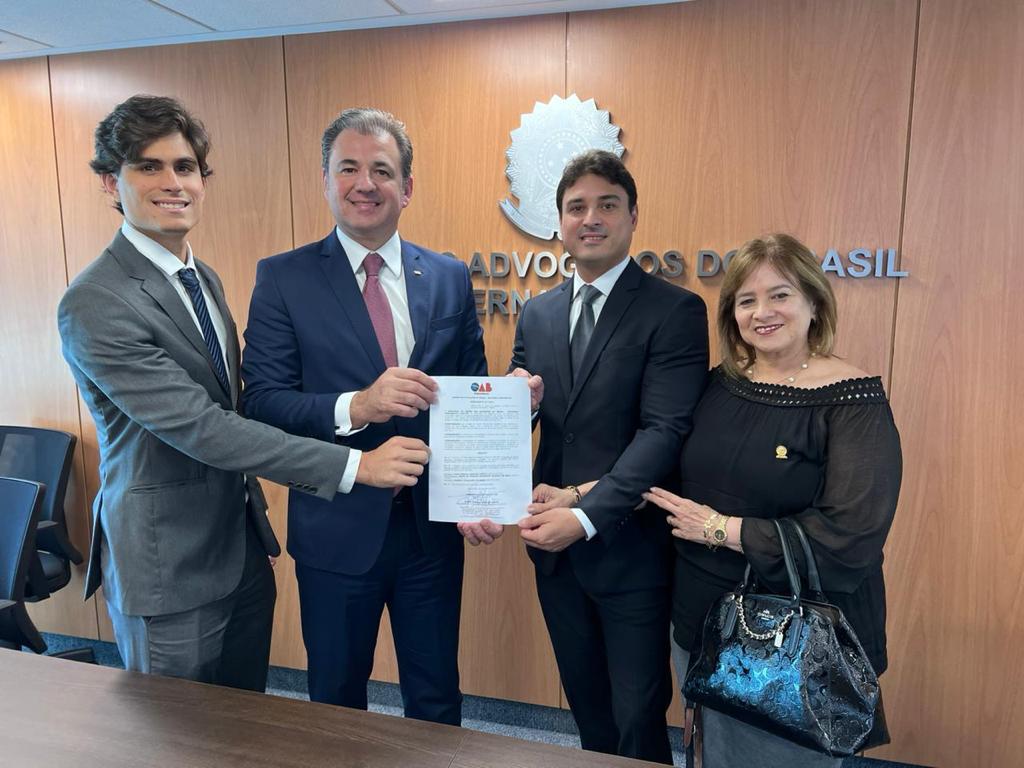 Comissões da OAB-PE realizam entrega de balanço de ações a Fernando Ribeiro Lins