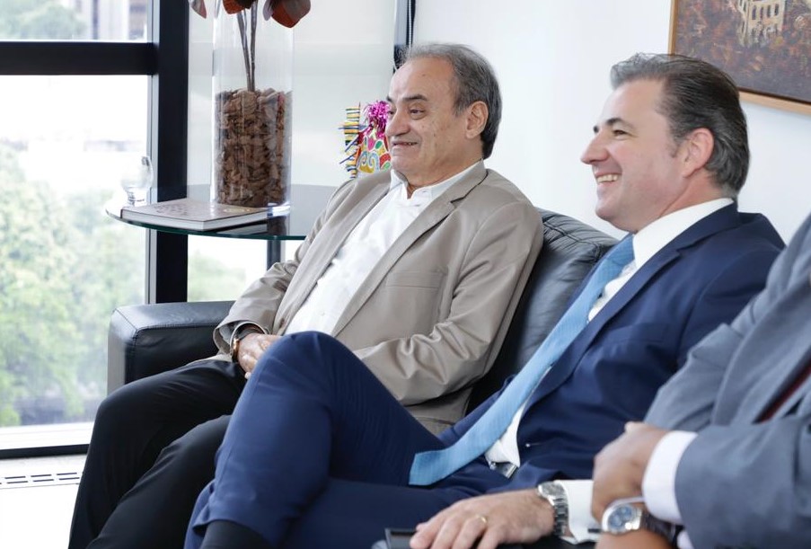 Fernando Ribeiro Lins em reunião com presidente e conselheiros do TCE-PE