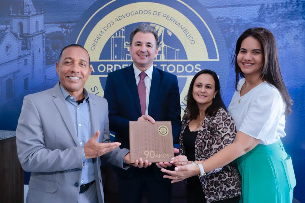Reunião com o prefeito Lupércio trata de doação de imóvel para a OAB Olinda