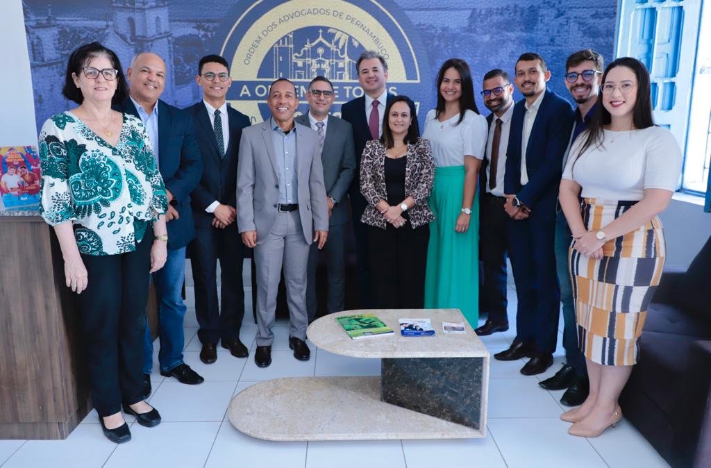Reunião com o prefeito Lupércio trata de doação de imóvel para a OAB Olinda