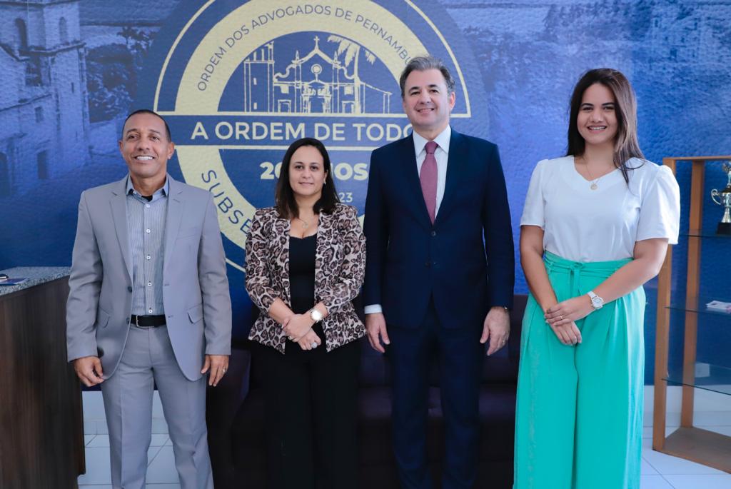Reunião com o prefeito Lupércio trata de doação de imóvel para a OAB Olinda