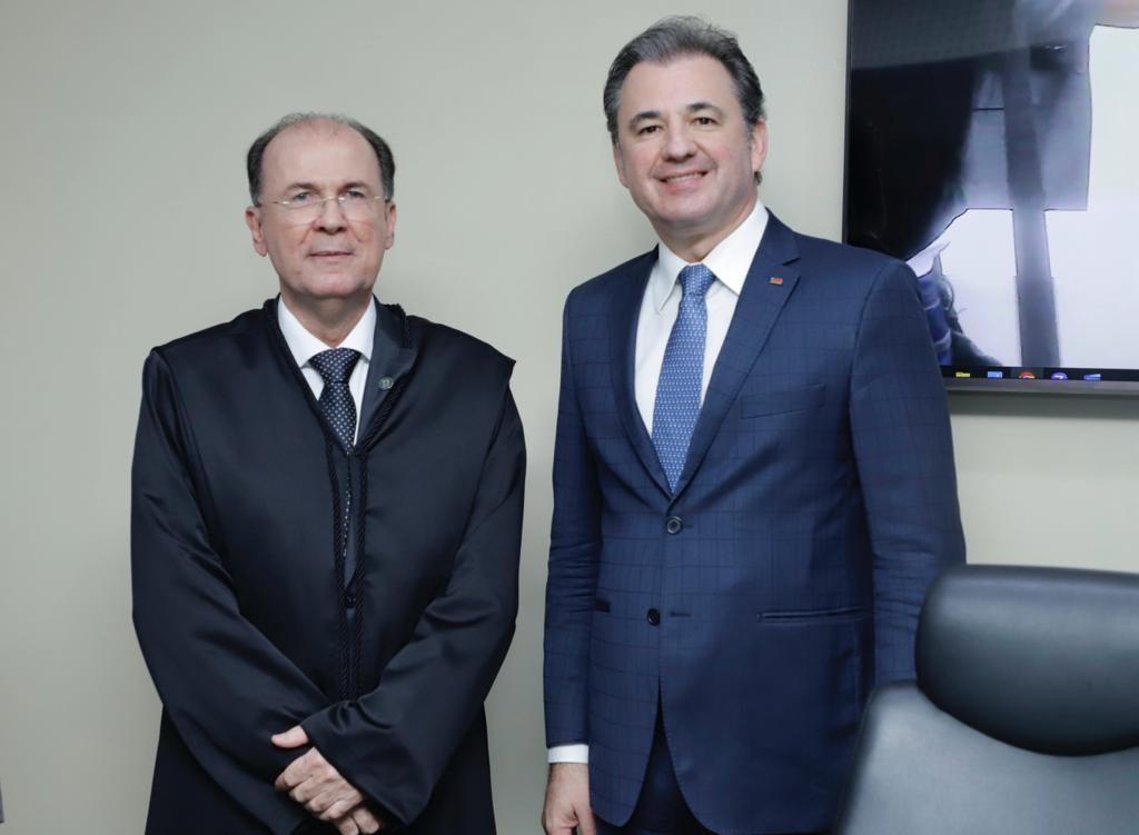 Fernando Ribeiro Lins prestigia posse de Frederico Tompson no TRE-PE