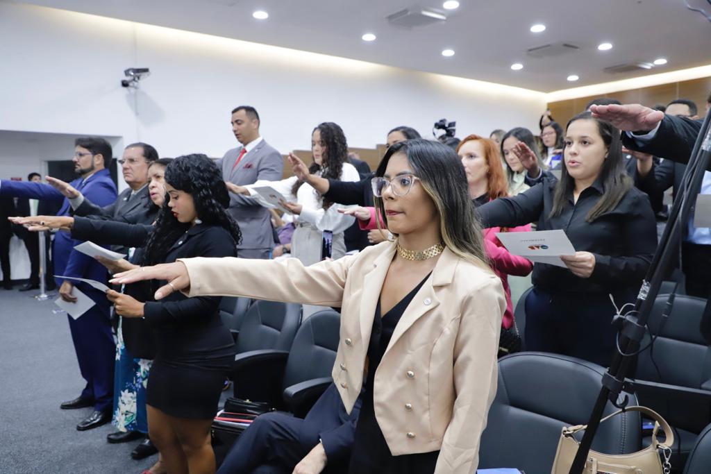 No Mês da Advocacia, 120 novas advogadas e advogados prestam juramento na OAB-PE
