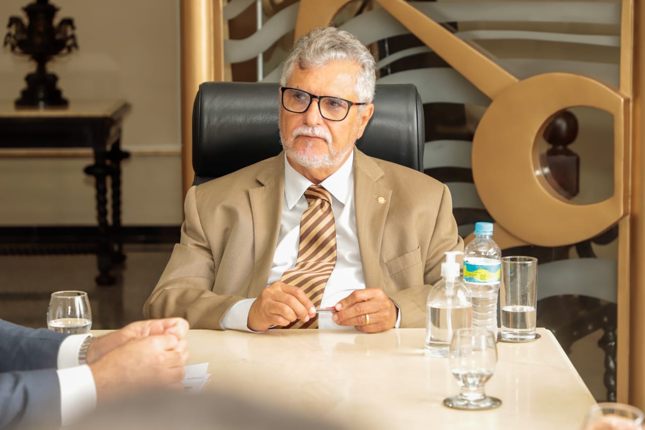 Fernando Ribeiro Lins leva demandas da advocacia de Arcoverde ao presidente do TJPE