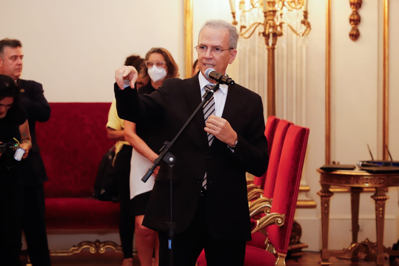 Fernando Ribeiro Lins prestigia lançamento da “Coleção Tratado de Direito e Processos Tecnológicos”, no TJPE