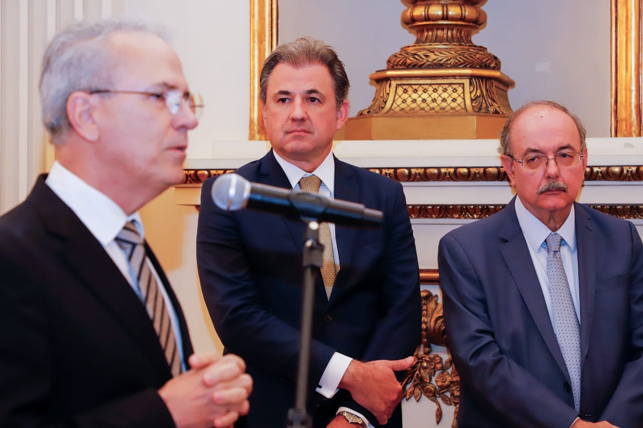Fernando Ribeiro Lins prestigia lançamento da “Coleção Tratado de Direito e Processos Tecnológicos”, no TJPE