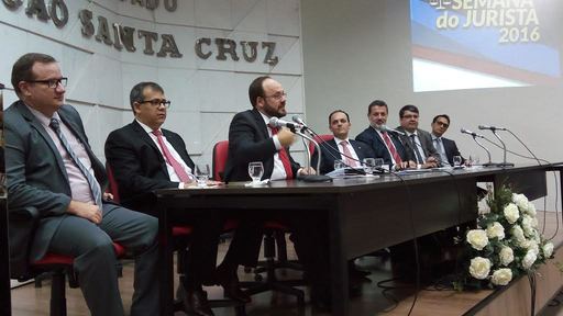 Vice-presidente Leonardo Accioly em palestra na OAB-PB