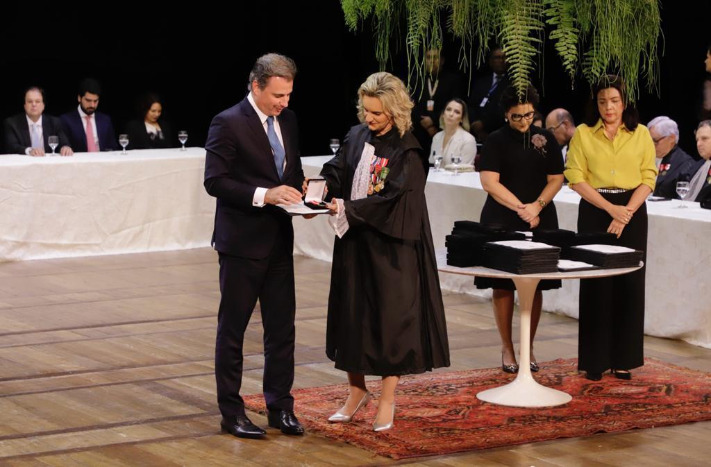 Fernando Ribeiro Lins é homenageado com a Medalha Conselheiro João Alfredo Corrêa de Oliveira
