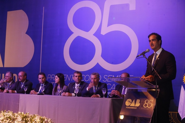 Festa celebra os 85 anos da OAB-PE com homenagens a personalidades que ajudaram na construção da história da entidade