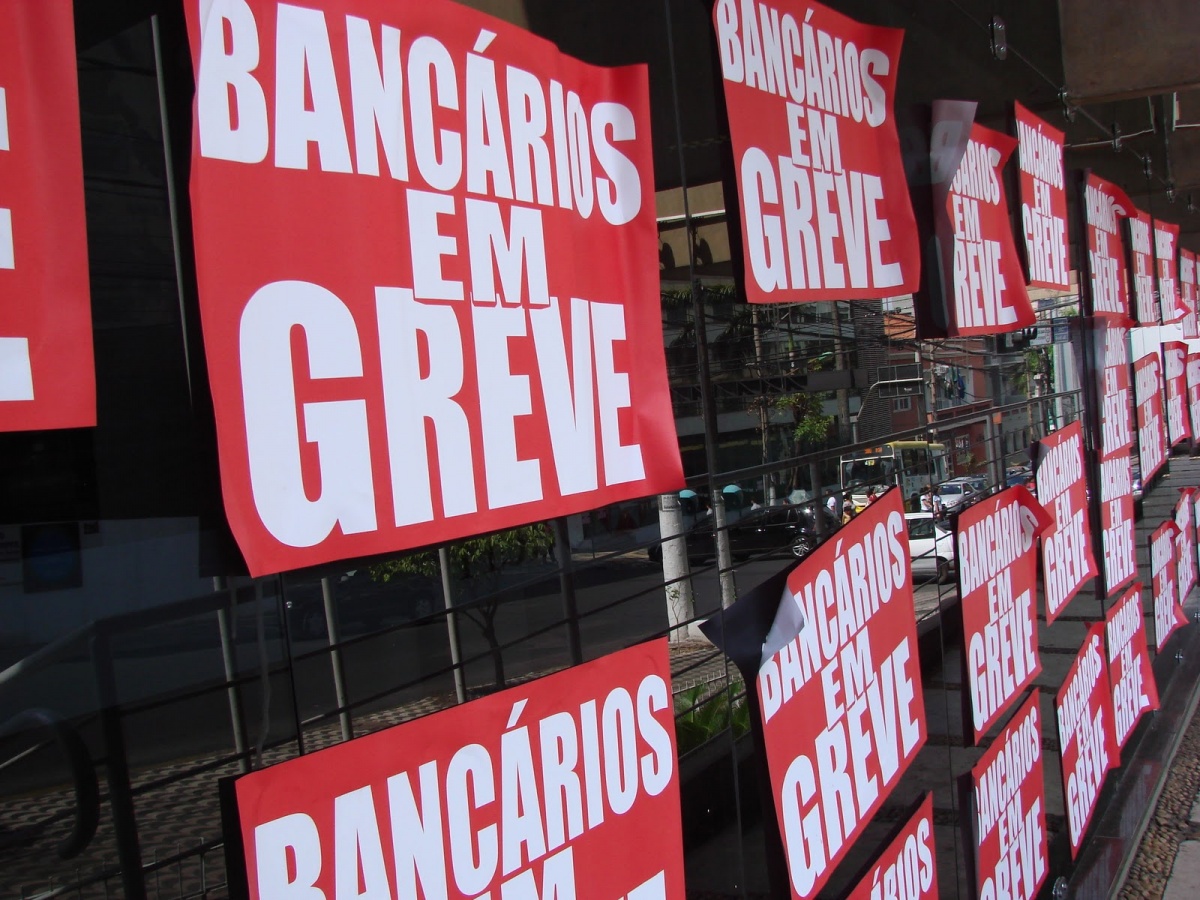 OAB-PE obt&eacute;m liminar determinando o funcionamento das ag&ecirc;ncias banc&aacute;rias