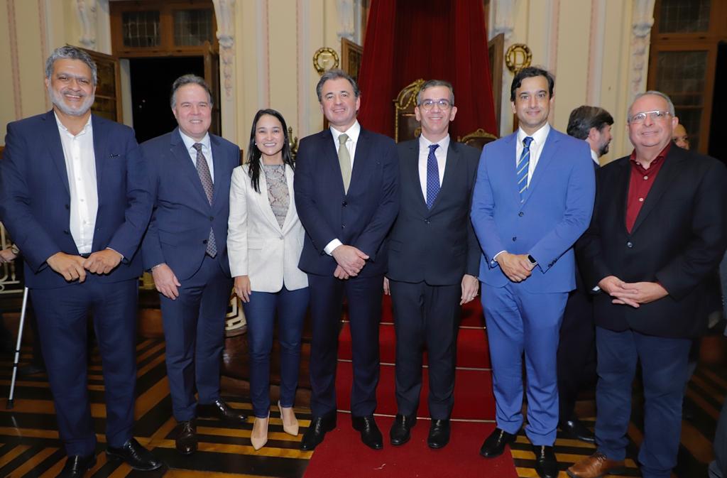 Ex-presidente Oct&aacute;vio L&ocirc;bo recebe homenagem na Faculdade de Direito do Recife