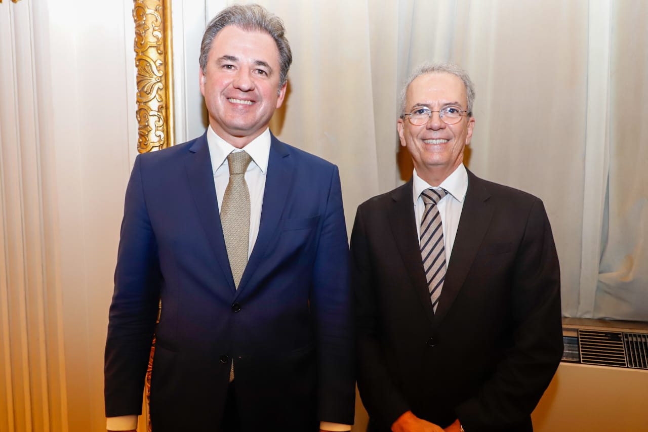 Fernando Ribeiro Lins prestigia lançamento da “Coleção Tratado de Direito e Processos Tecnológicos”, no TJPE