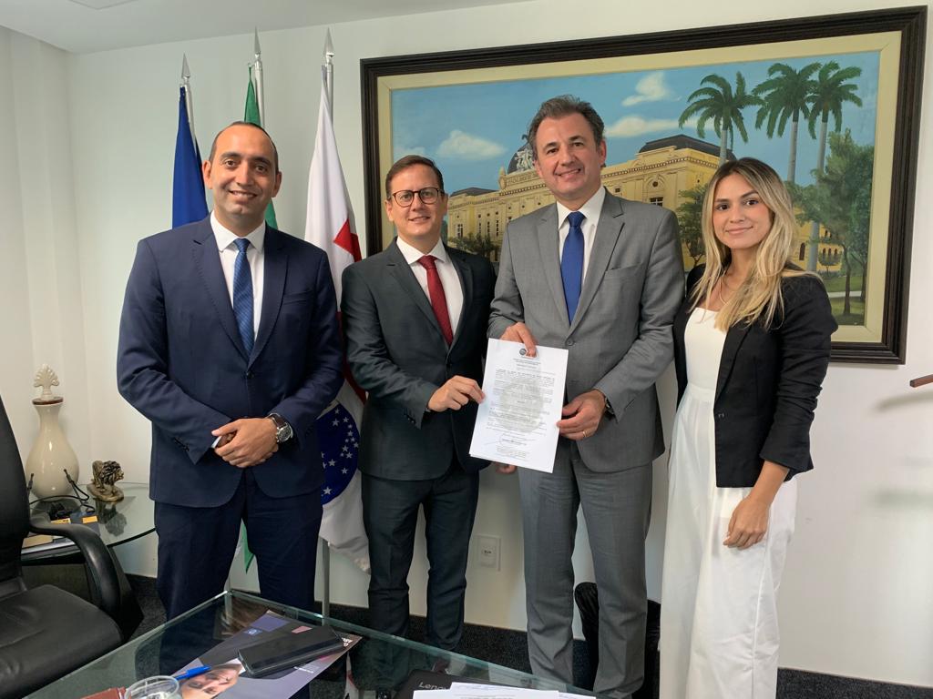 Presidente Fernando Ribeiro Lins dá posse a novas comissões