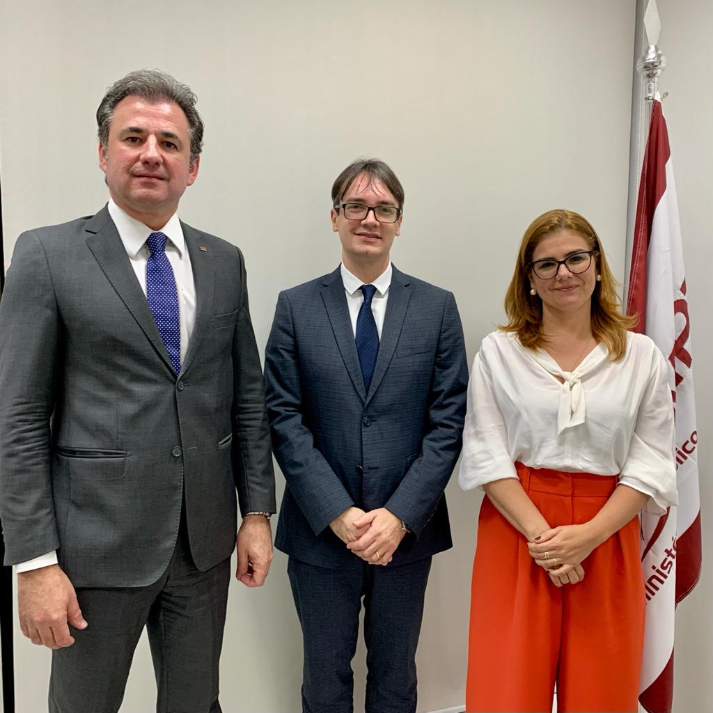 Fernando Ribeiro Lins em reuni&atilde;o no Minist&eacute;rio P&uacute;blico do Trabalho